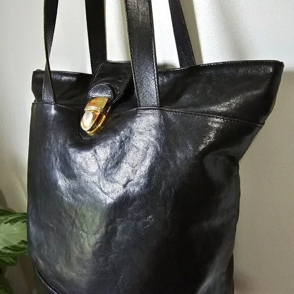 VINTAGE OROTON LARGE BLACK GENUINE COWHIDE SHOULDER BAG